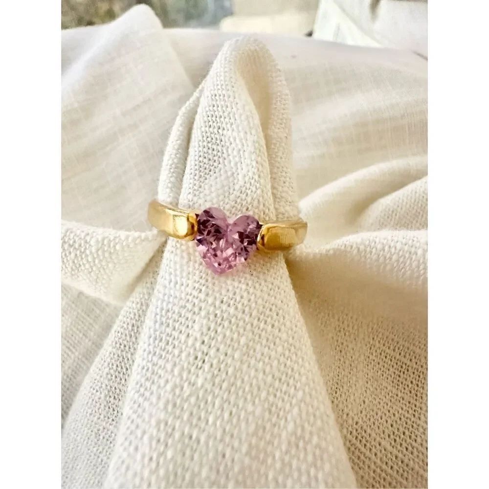 Light pink cubic zirconia solitaire heart ring